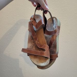 Platform sandals
